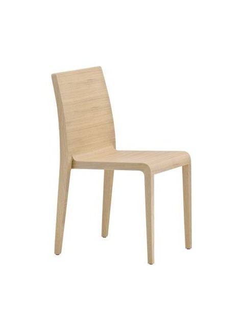 Drevená stolička PE 421