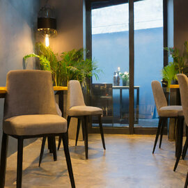 Ako správne vybrať reštauračný nábytok: stoličky pre reštaurácie a hotely